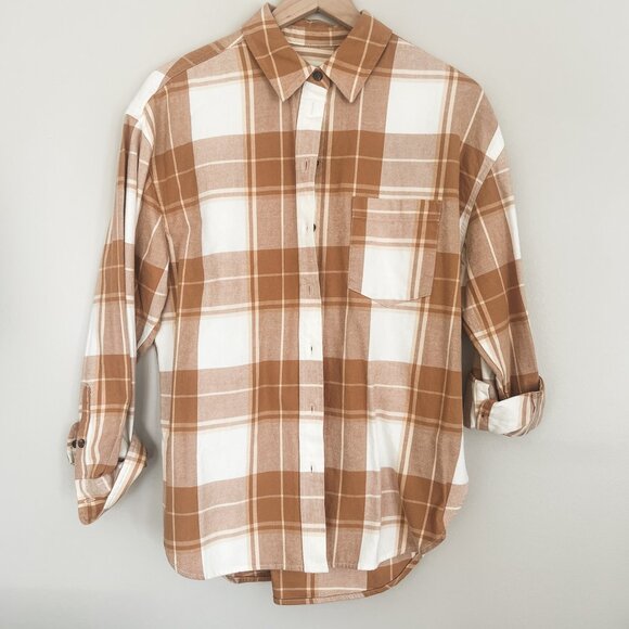 Universal Thread • Oversized Plaid Flannel Shirt - Picture 2 of 4